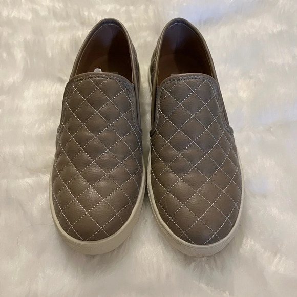 Steve Madden Ecentrcq Sneaker - Picture 3 of 8